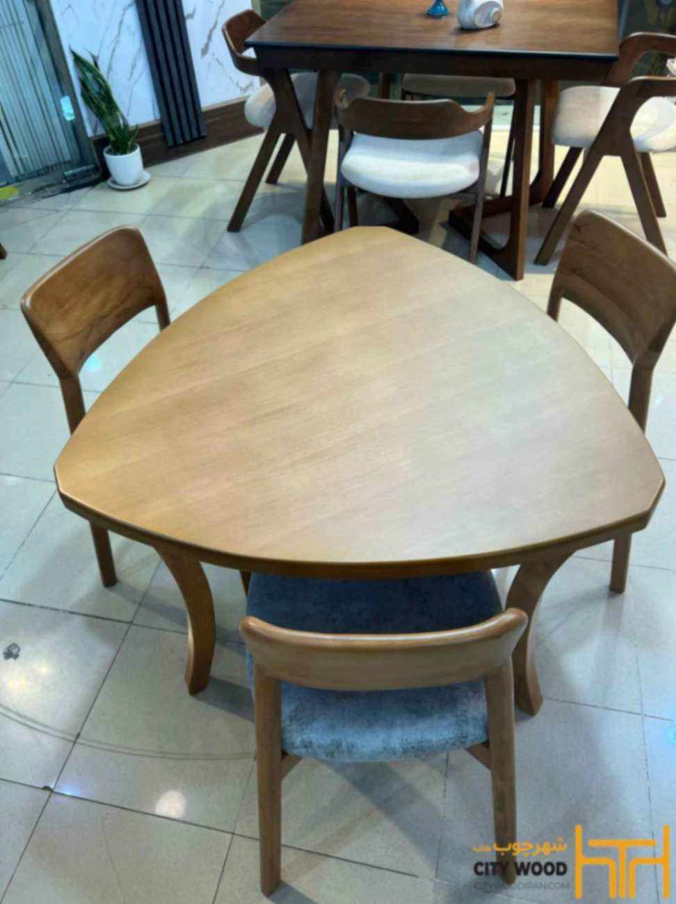 میز ناهارخوری مثلثی سه نفره مدل نوا کد 80009